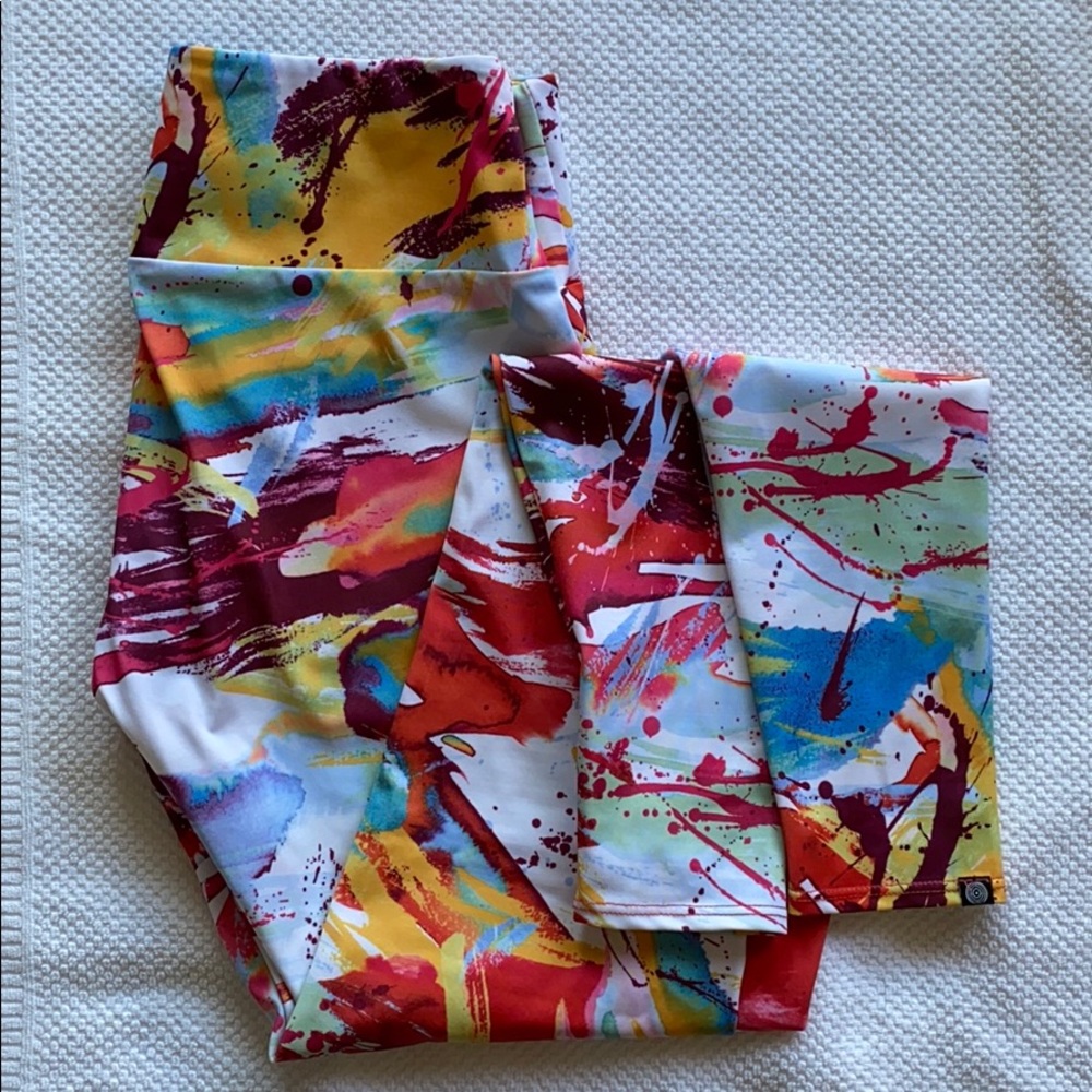 Onzie splatter paint leggings